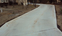 通路コンクリート打設工事中後(埼玉県加須市)