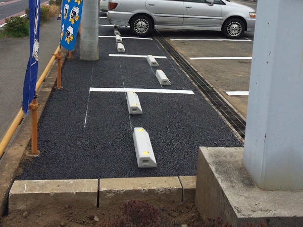 店舗駐車場のアスファルト舗装工事(埼玉県上尾市)